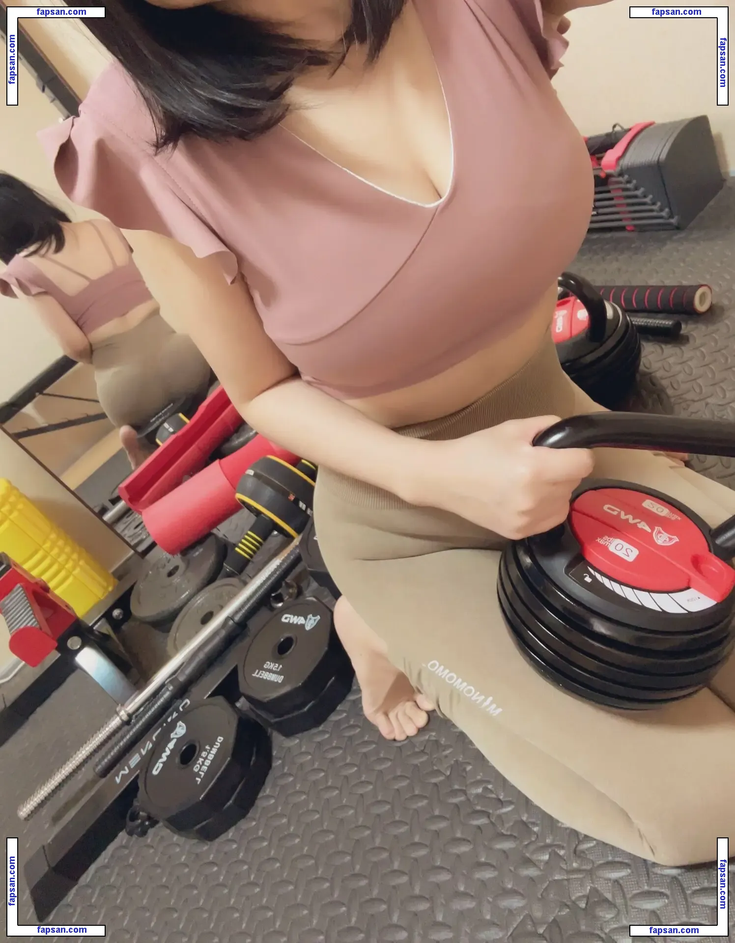 WatashihaOmochi голая фото #0021 с Онлифанс