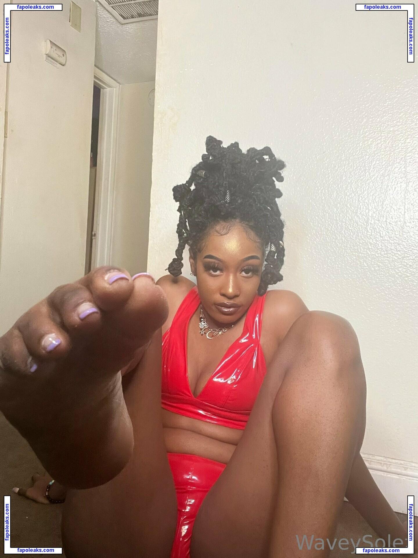 waveysolezz / wavey.soles nude photo #0009 from OnlyFans
