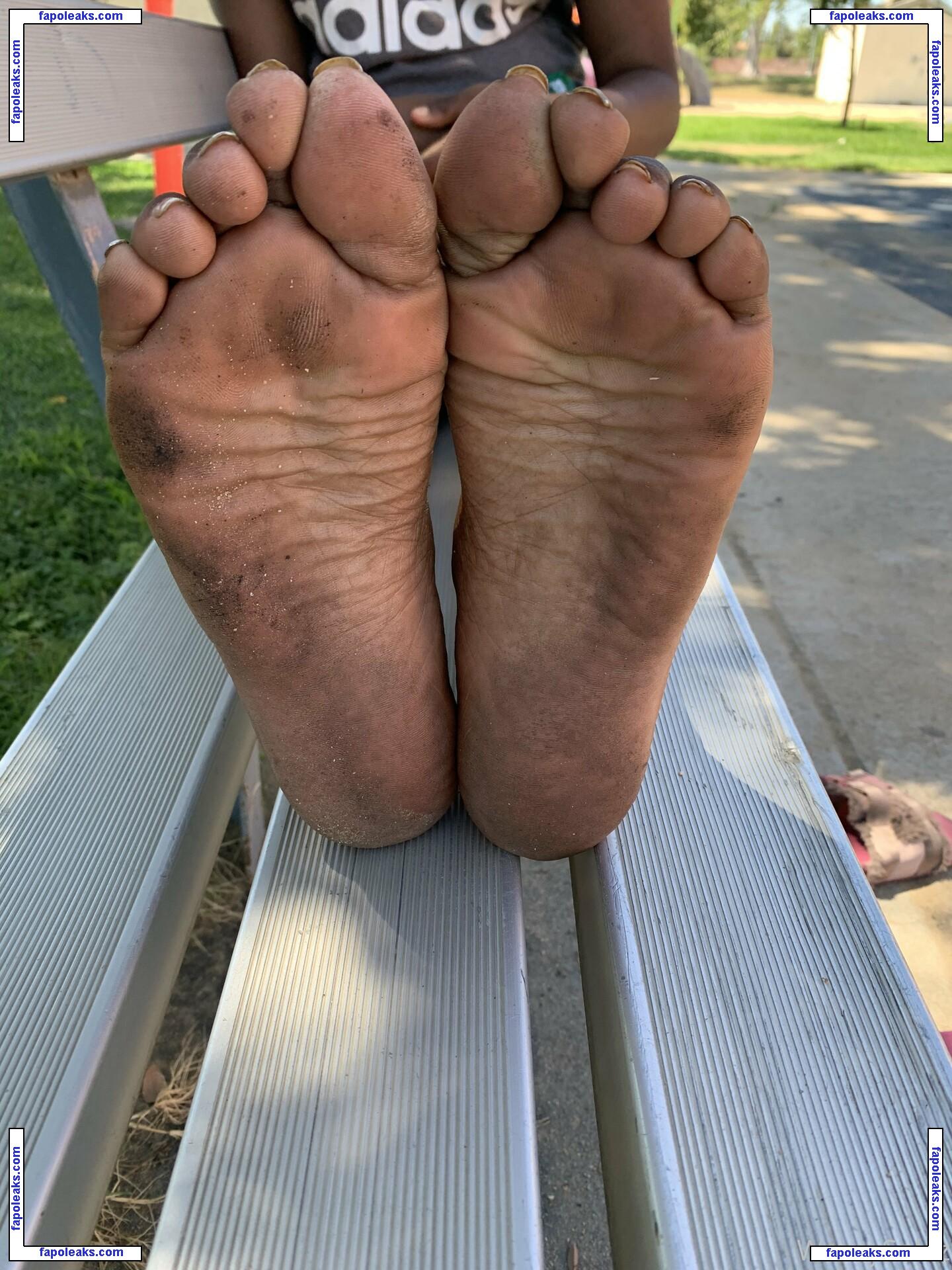 waveysolezz / wavey.soles nude photo #0021 from OnlyFans