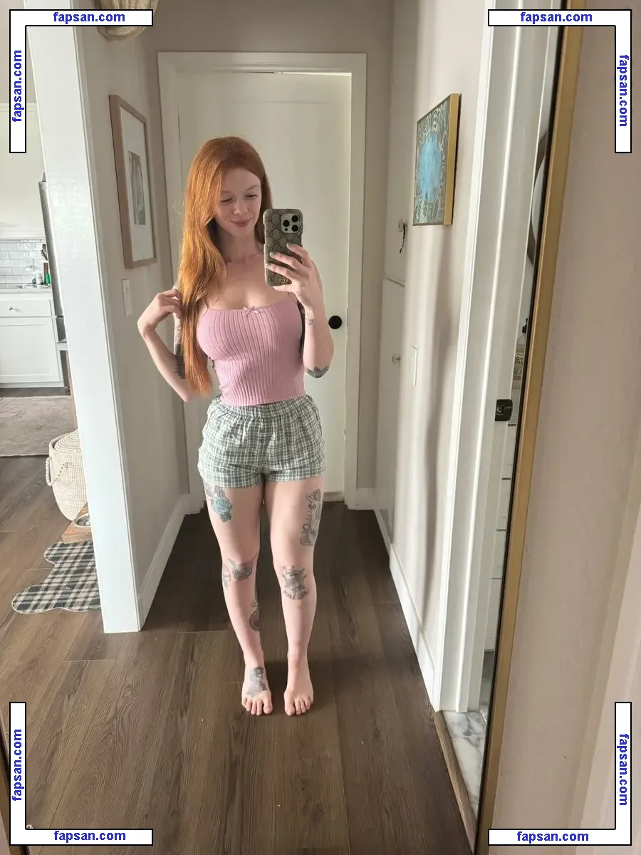 Wee Julietot nude photo #0007 from OnlyFans