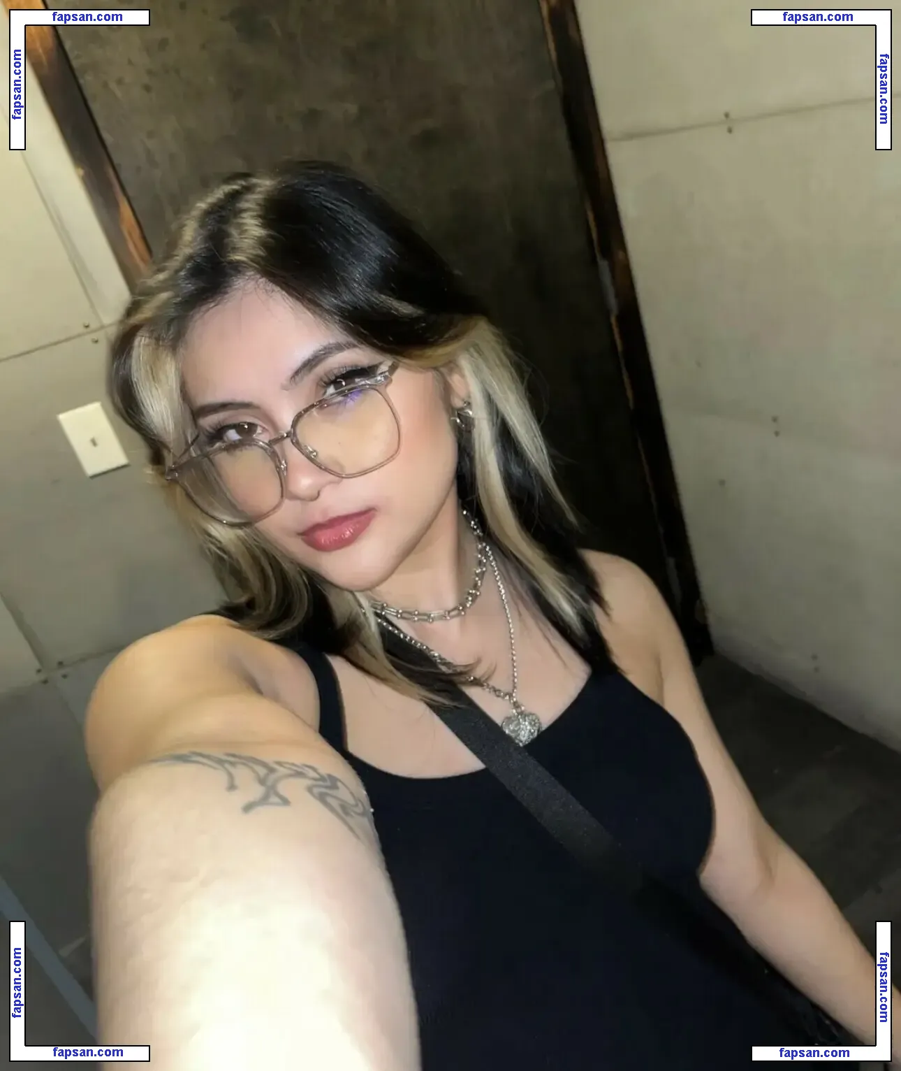 WeepyMouseASMR nude photo #0007 from OnlyFans