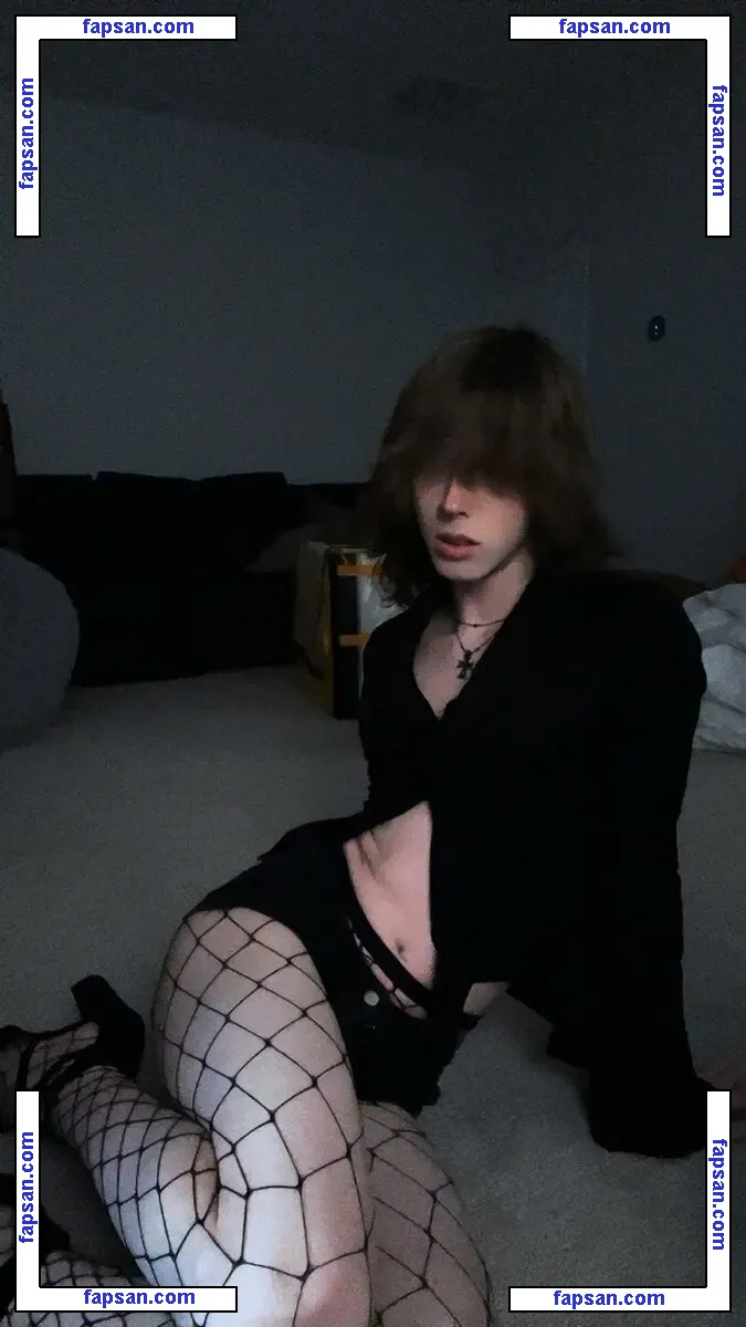 Weirdrandomguy5 nude photo #0006 from OnlyFans