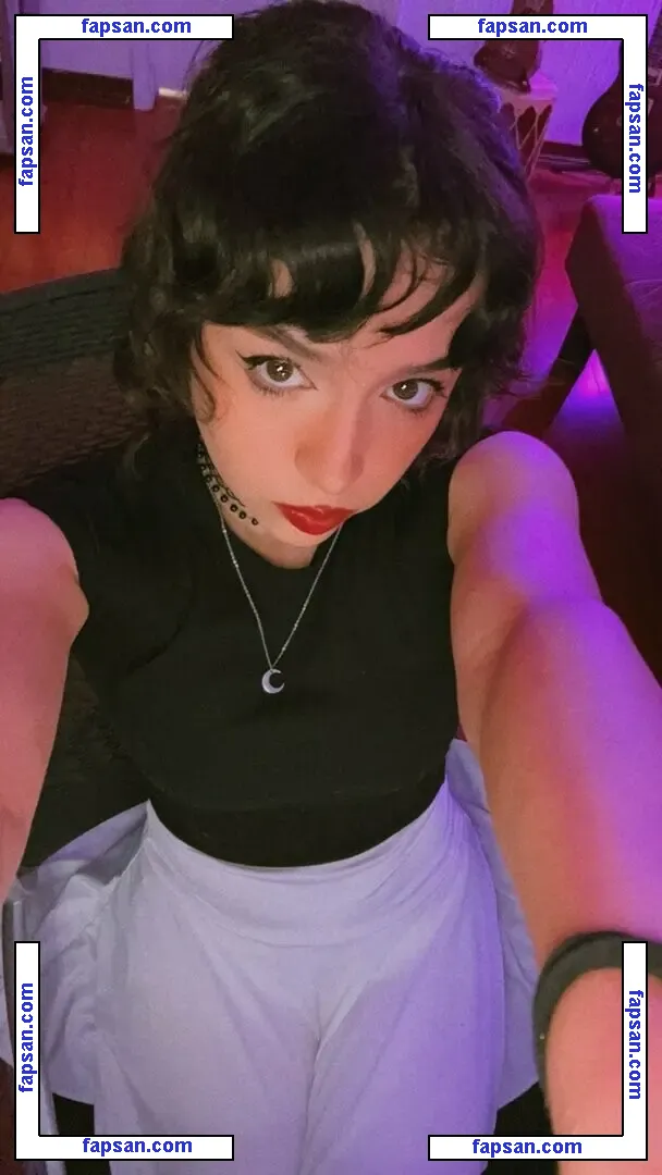 WekaSuwi голая фото #0002 с Онлифанс