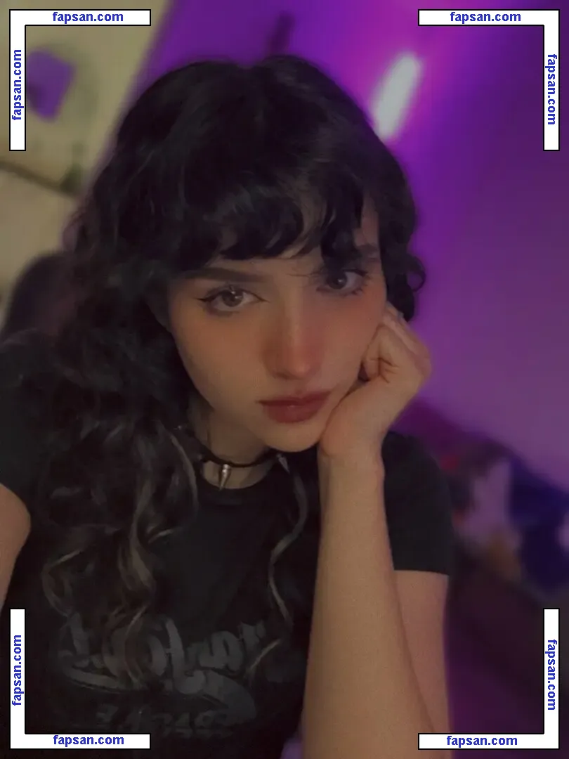 WekaSuwi голая фото #0004 с Онлифанс