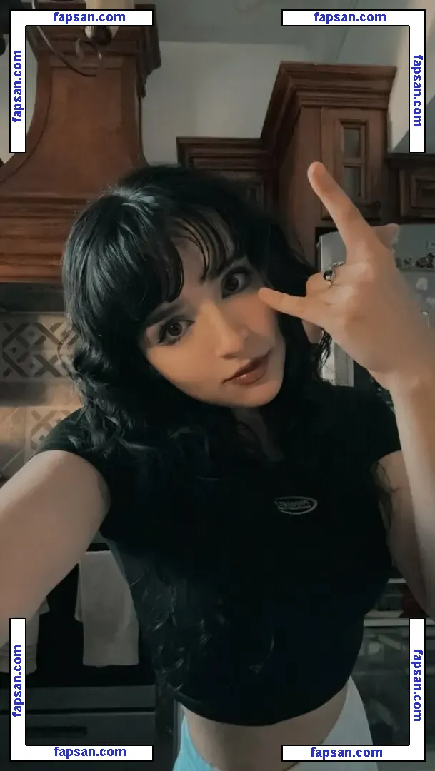 WekaSuwi голая фото #0005 с Онлифанс