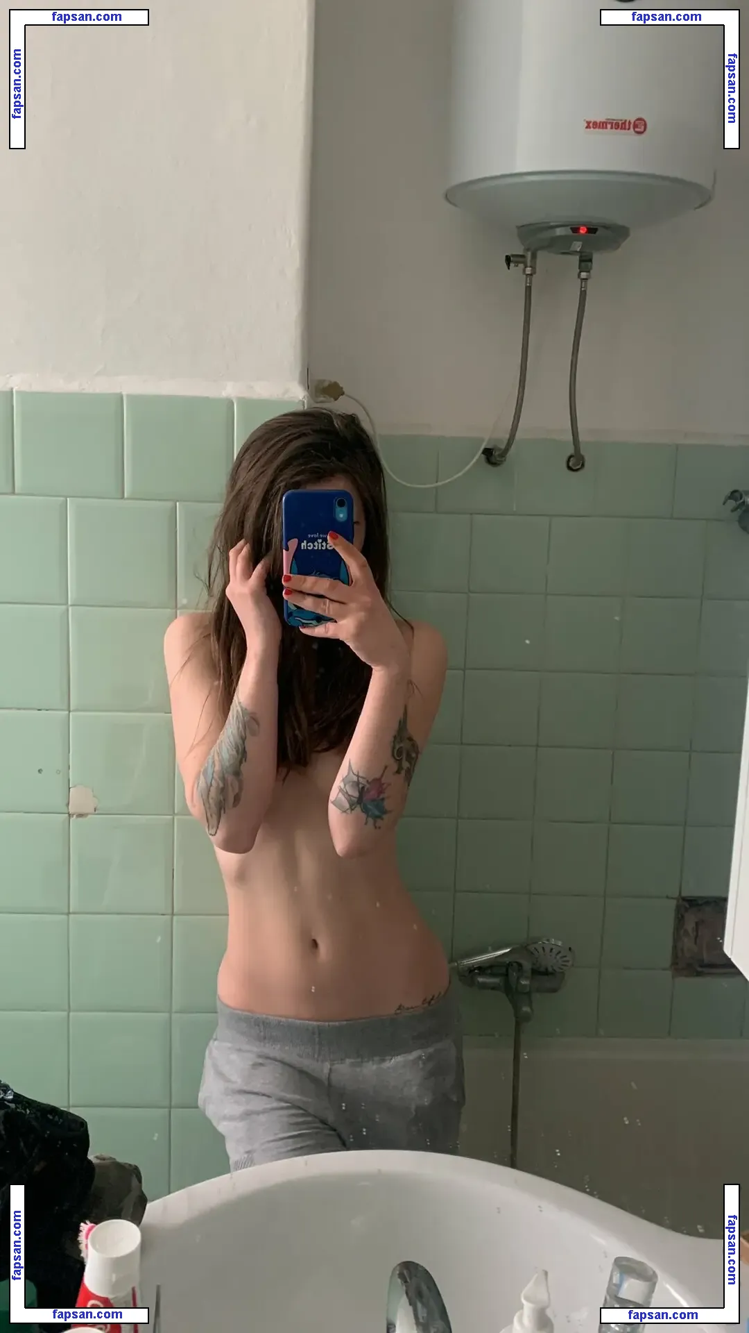 WeronikaAria nude photo #0002 from OnlyFans