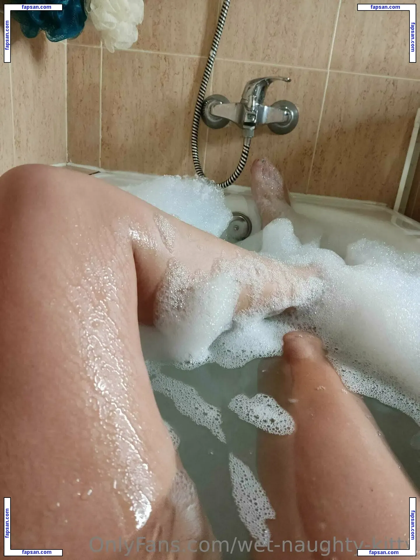 wet-naughty-kitty / suminniebaek nude photo #0085 from OnlyFans