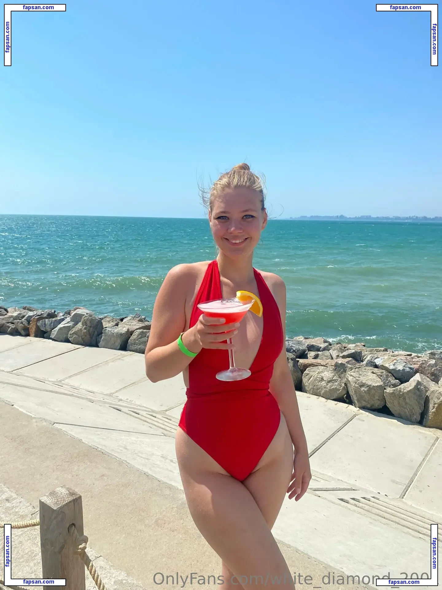 white_diamond_2001 nude photo #0091 from OnlyFans