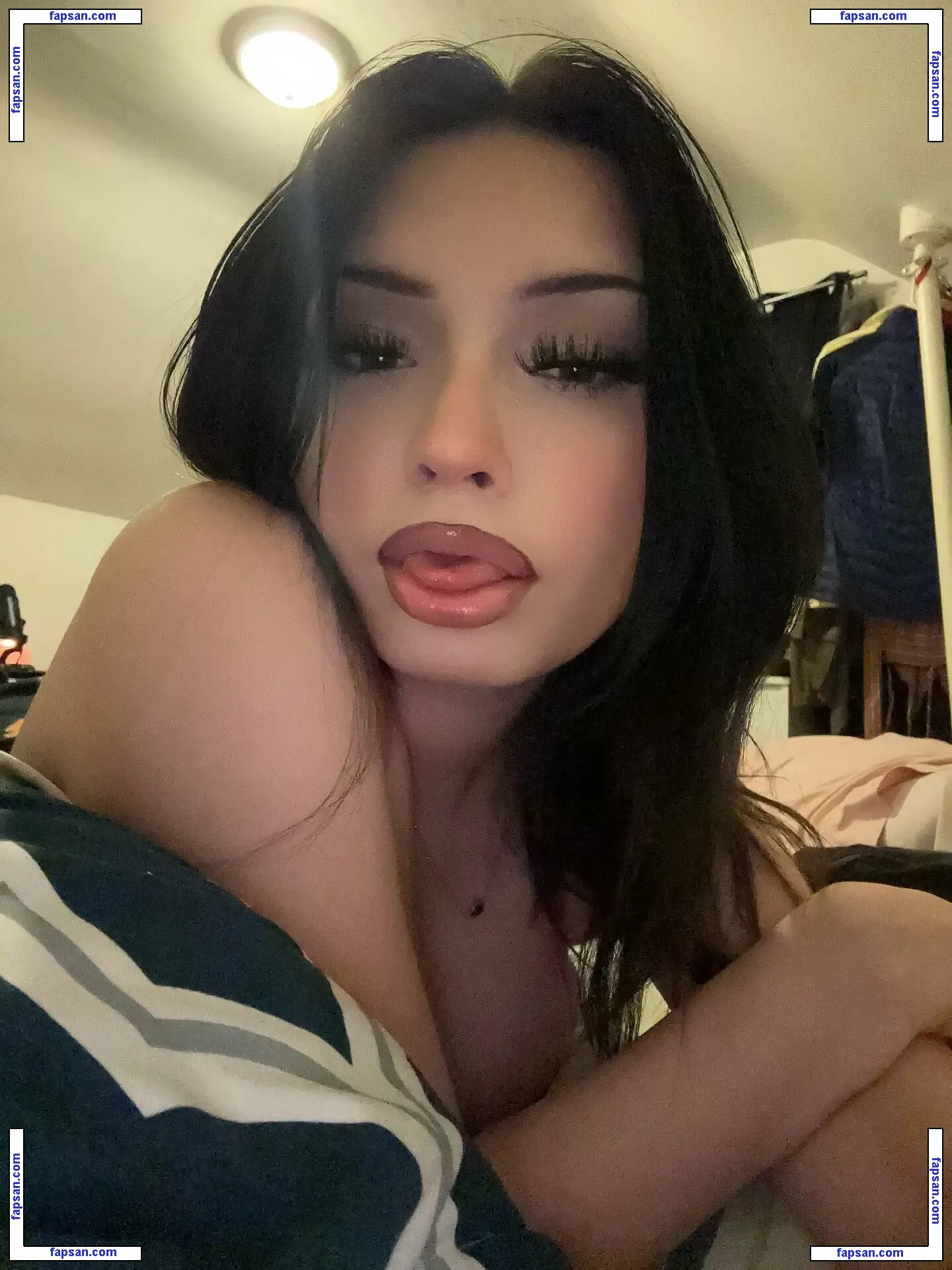 whoismiabelle голая фото #0006 с Онлифанс