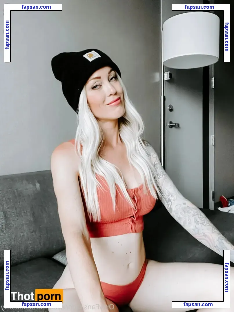 Wholesomefox nude photo #0096 from OnlyFans