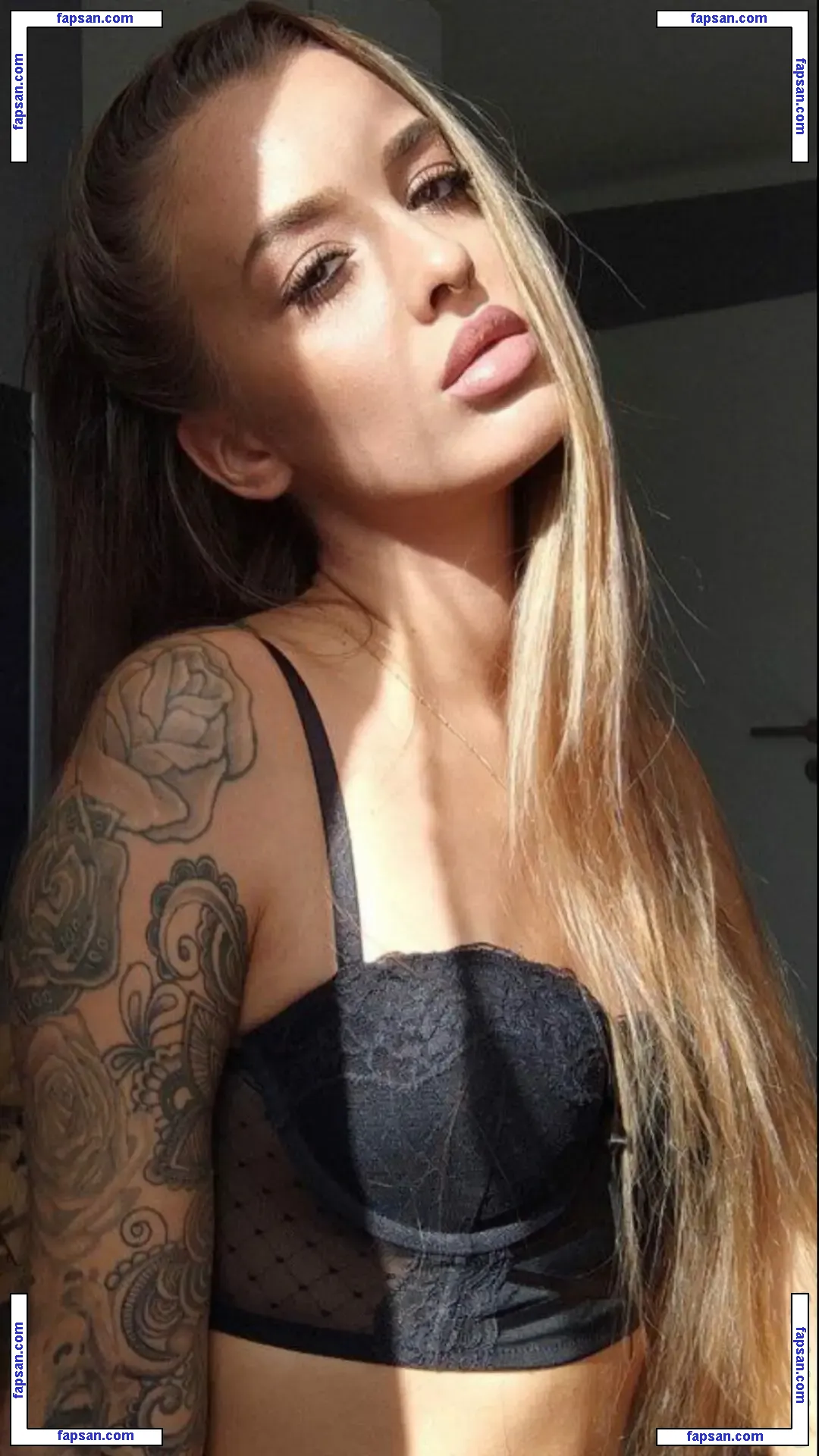 whos.thatnursee nude photo #0001 from OnlyFans