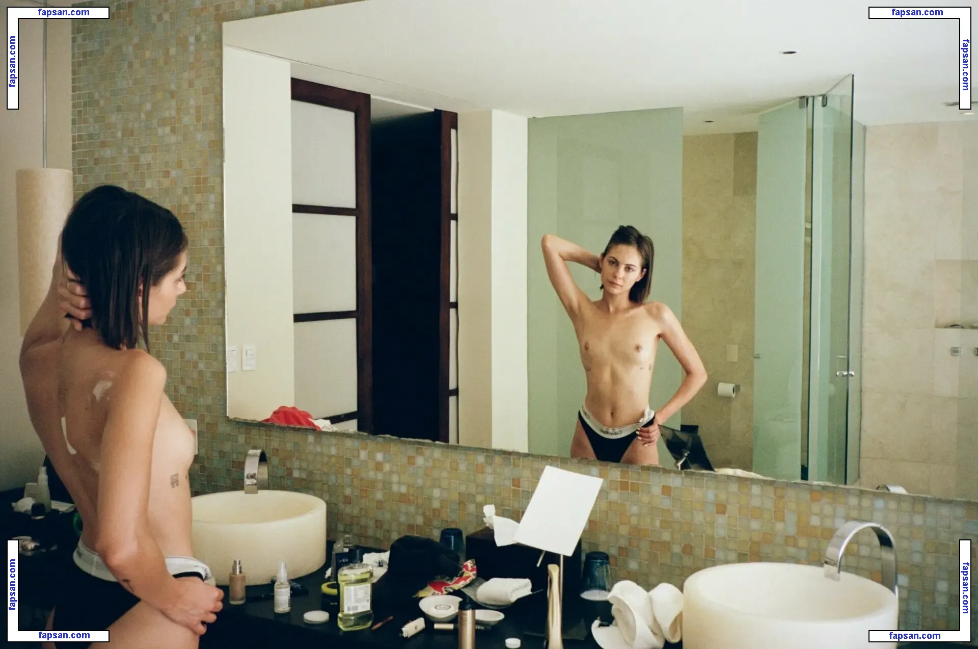 willaholland голая фото #0002 с Онлифанс