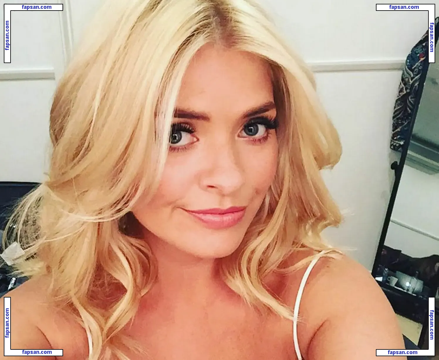 willoughby nude photo #0001 from OnlyFans