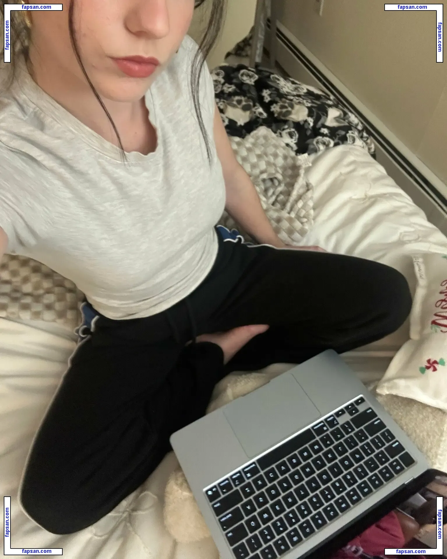 Willow888 nude photo #0012 from OnlyFans