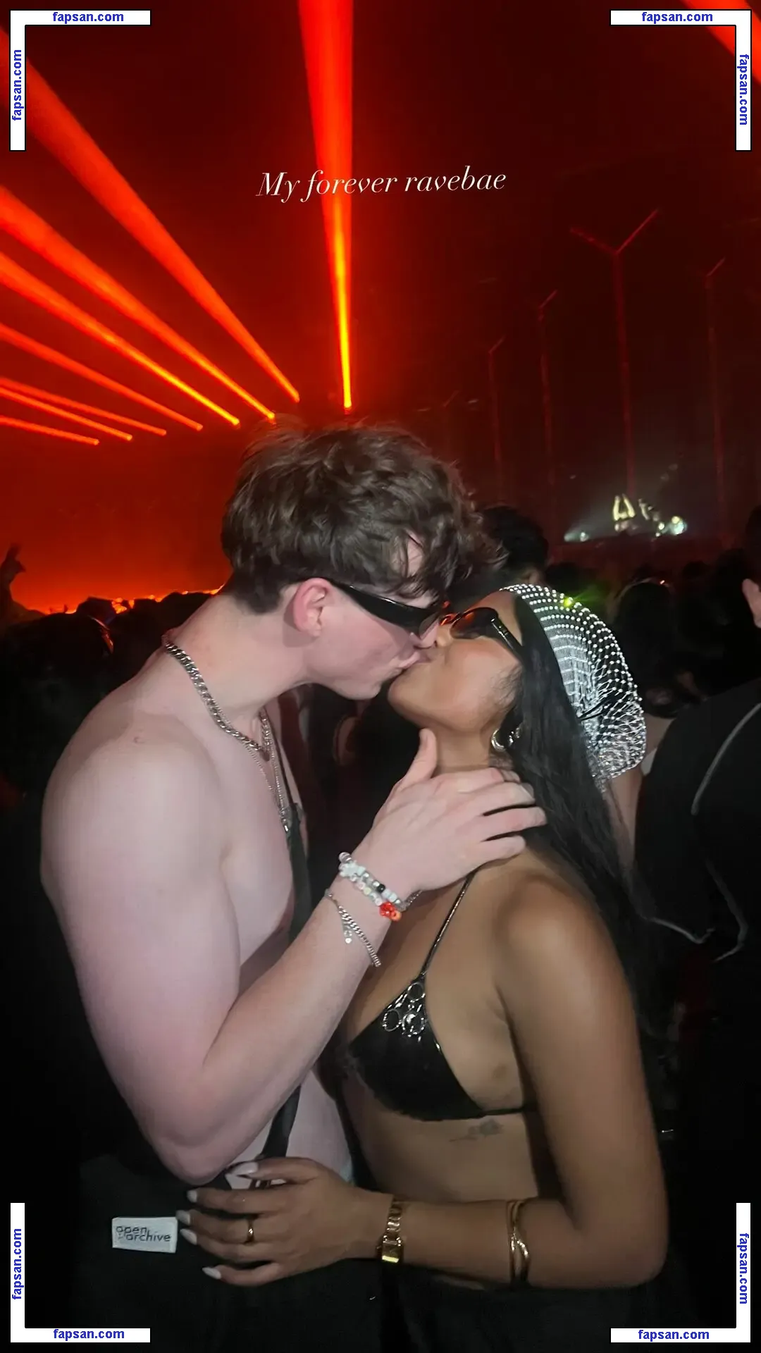 WMAF Alpha Couples голая фото #0022 с Онлифанс