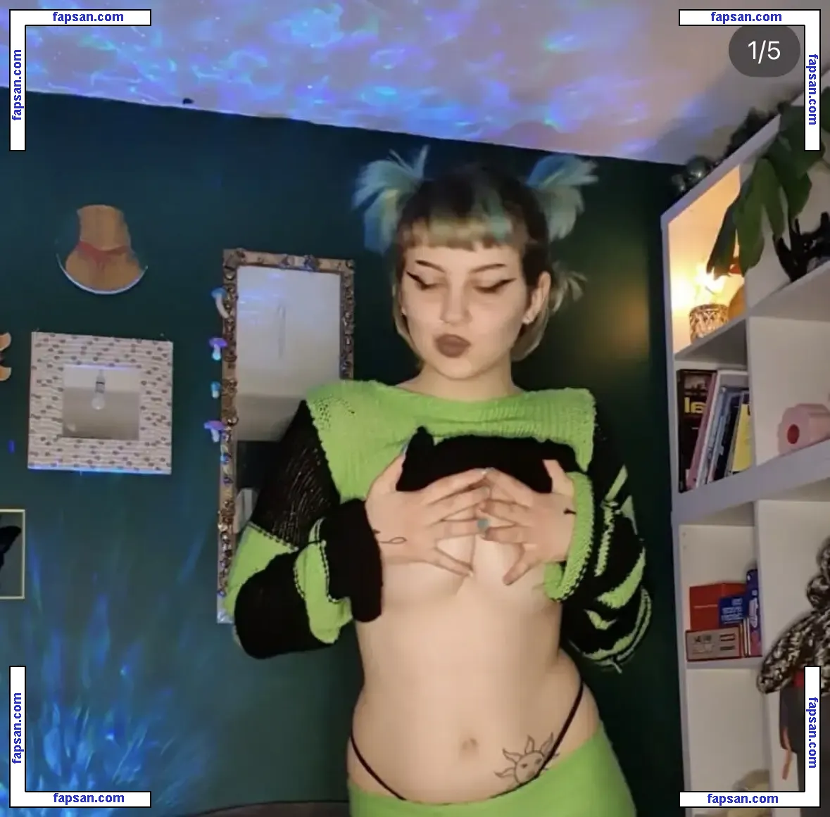 WOEFULLLY голая фото #0001 с Онлифанс