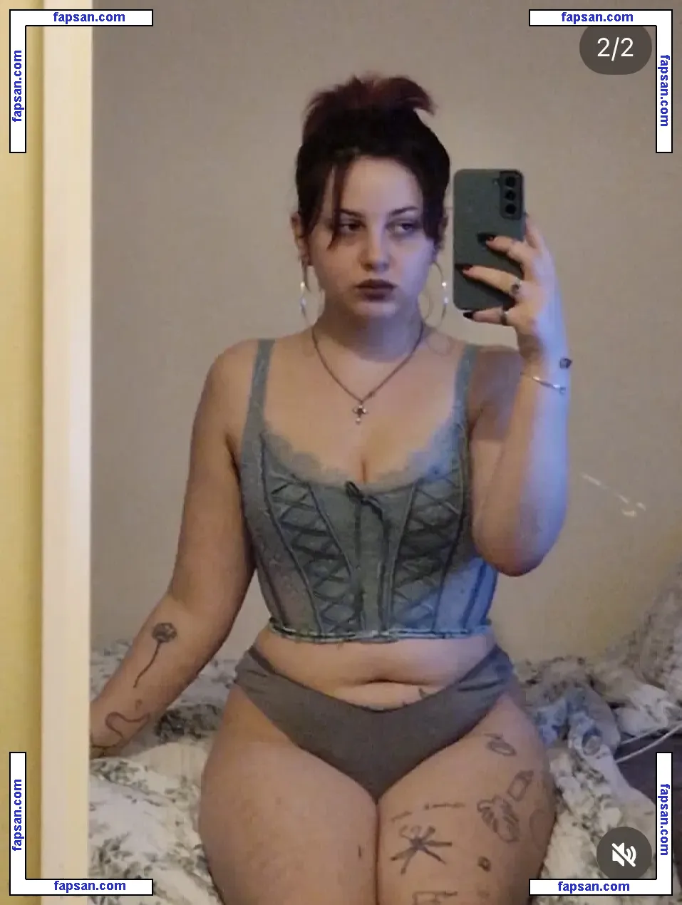 WOEFULLLY голая фото #0002 с Онлифанс