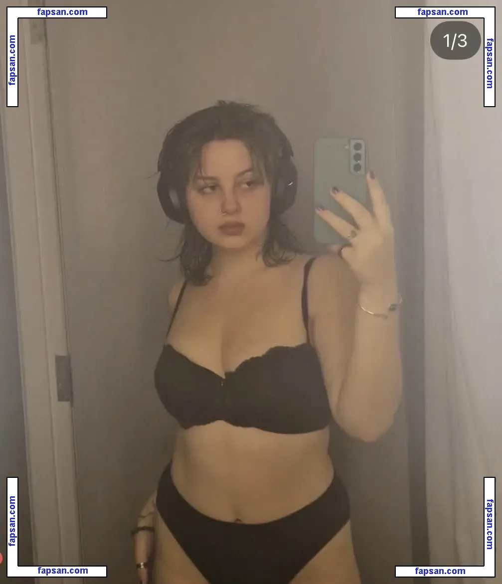 WOEFULLLY голая фото #0005 с Онлифанс