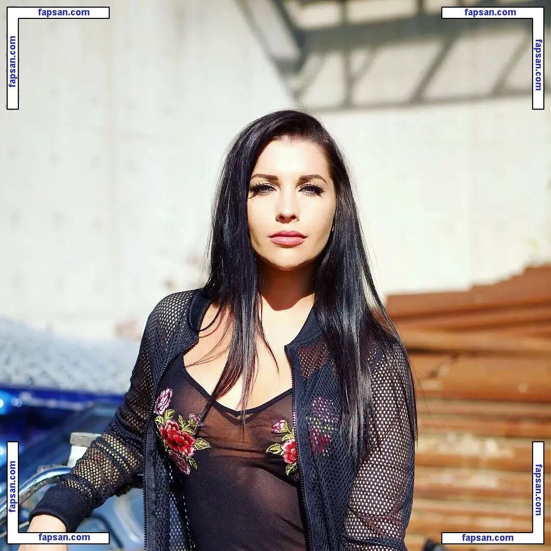 Women Motorsports nude photo #0003 from OnlyFans