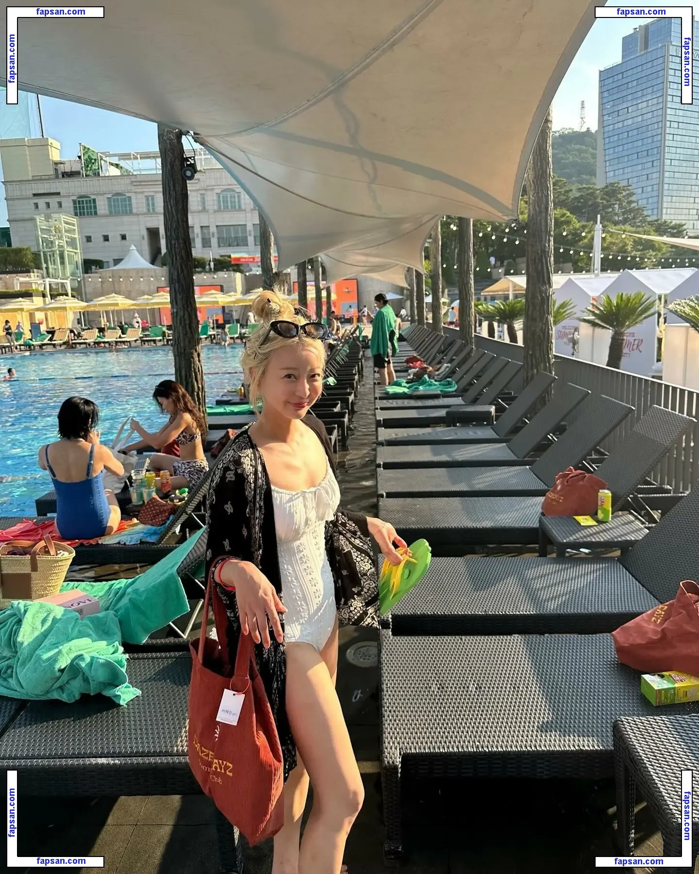 WomenK-pop nude photo #1777 from OnlyFans