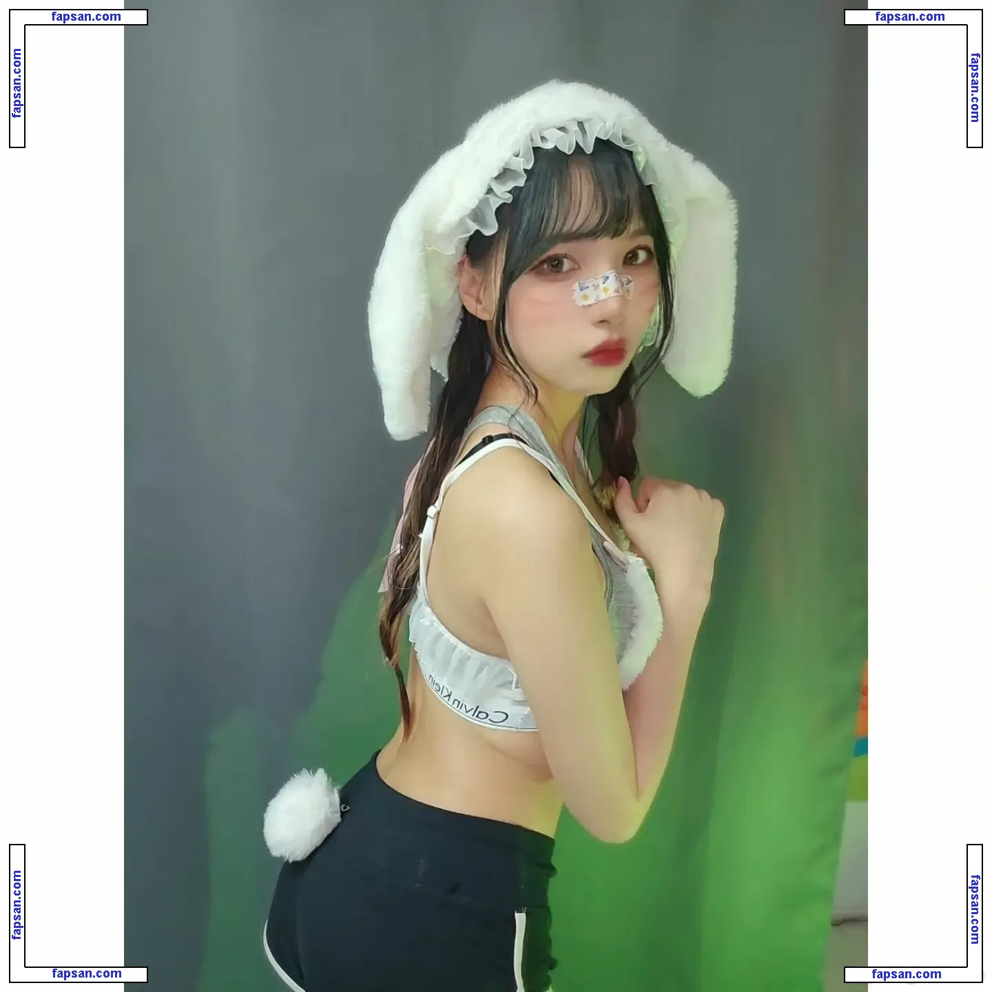 world1104 nude photo #0003 from OnlyFans