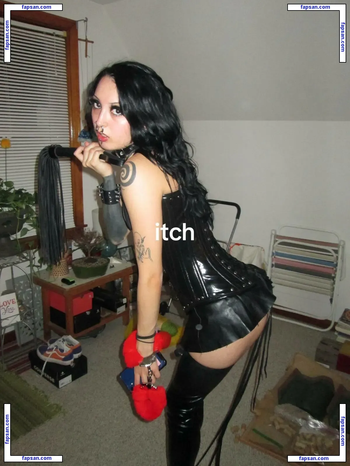 wuvvmia голая фото #0021 с Онлифанс