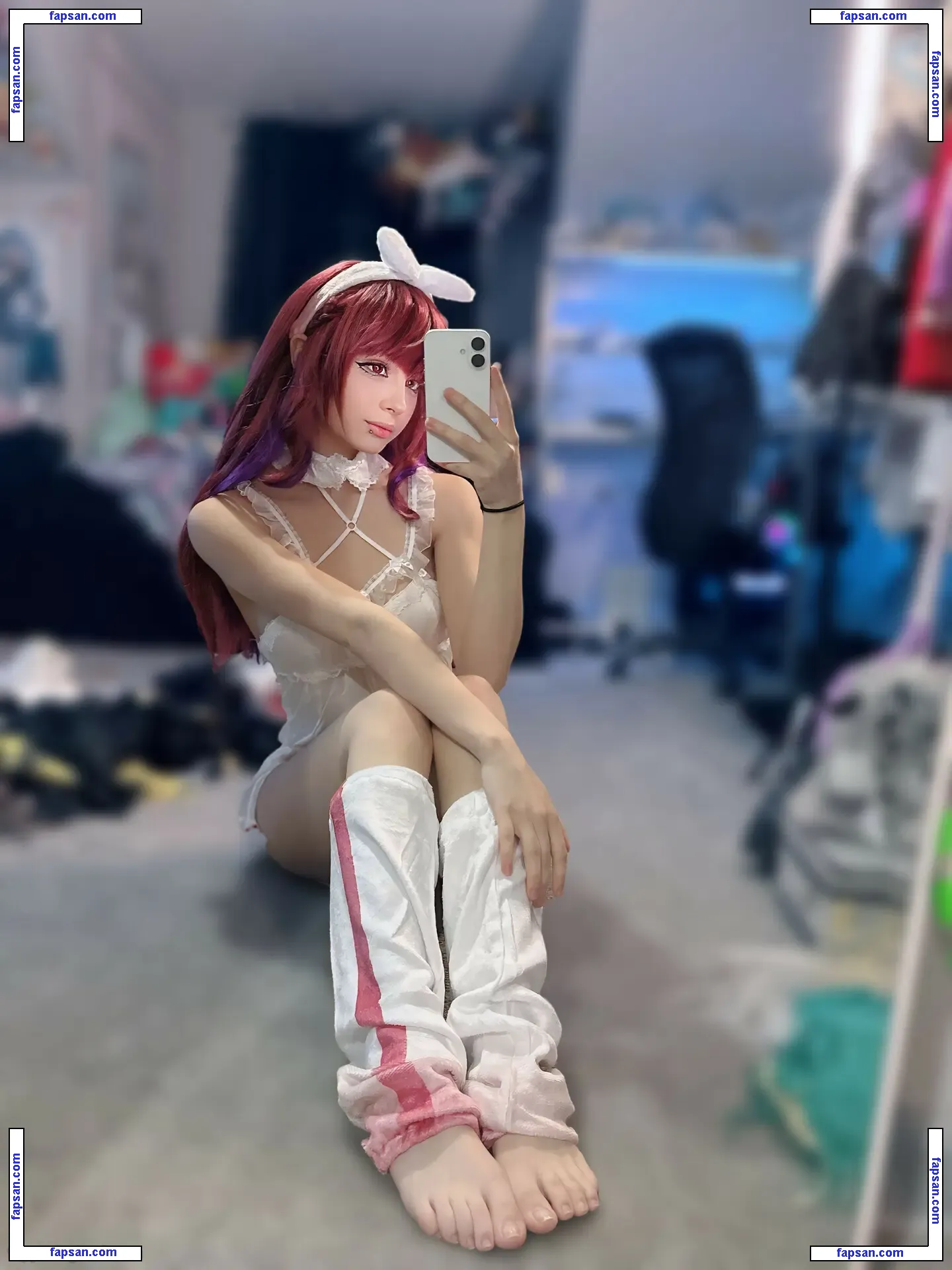 xenluvsmiku nude photo #0009 from OnlyFans