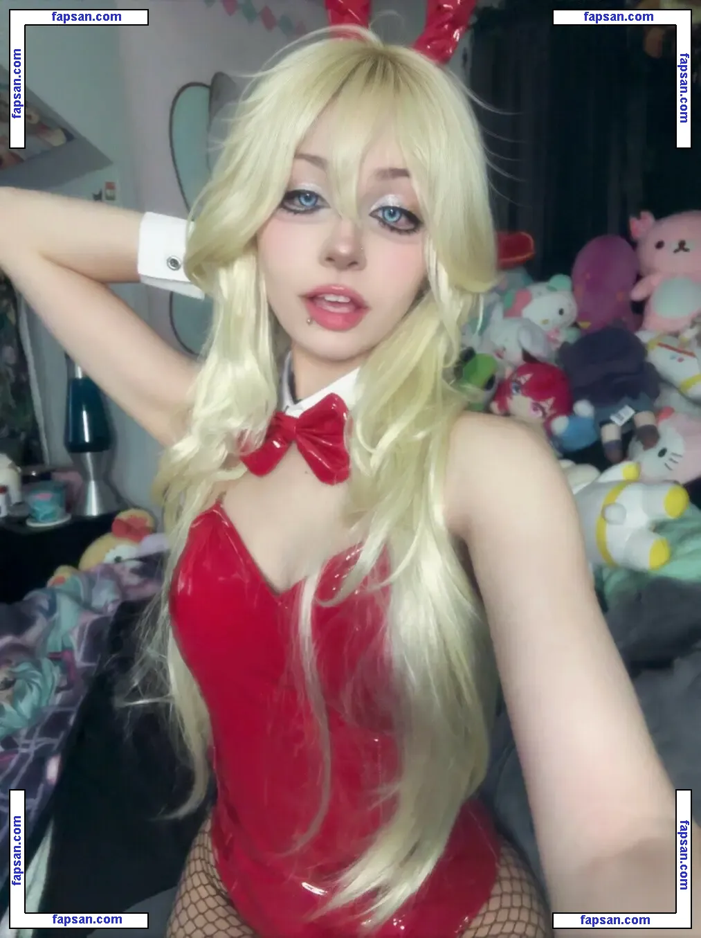 xenluvsmiku nude photo #0014 from OnlyFans