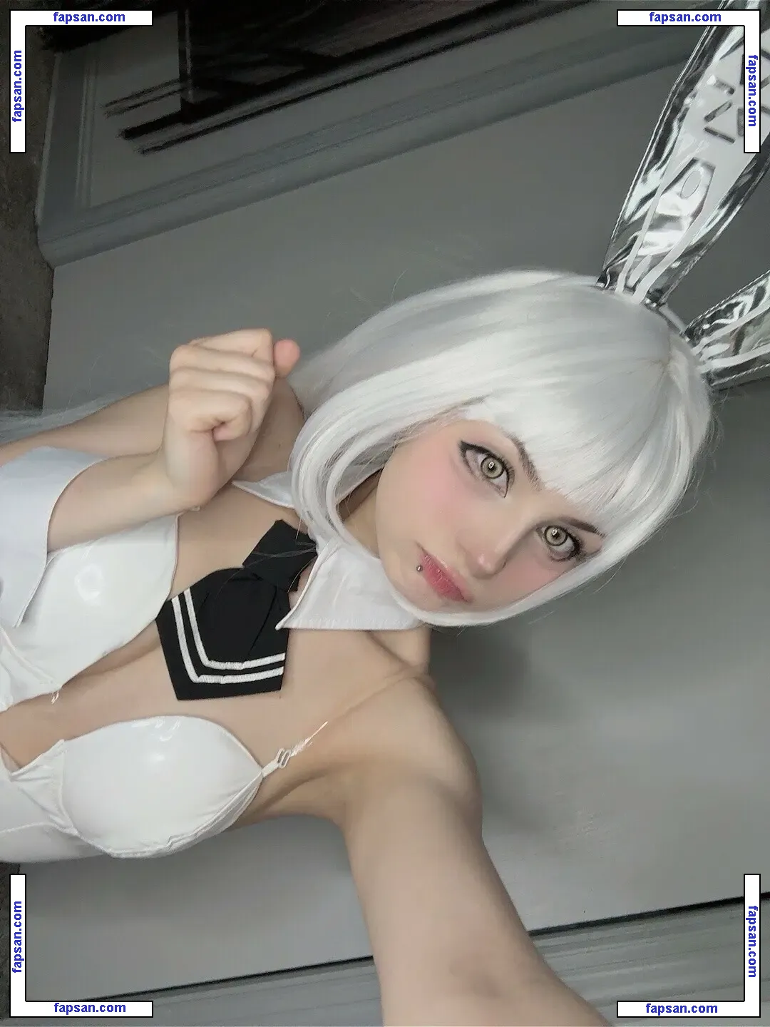 xenluvsmiku nude photo #0020 from OnlyFans