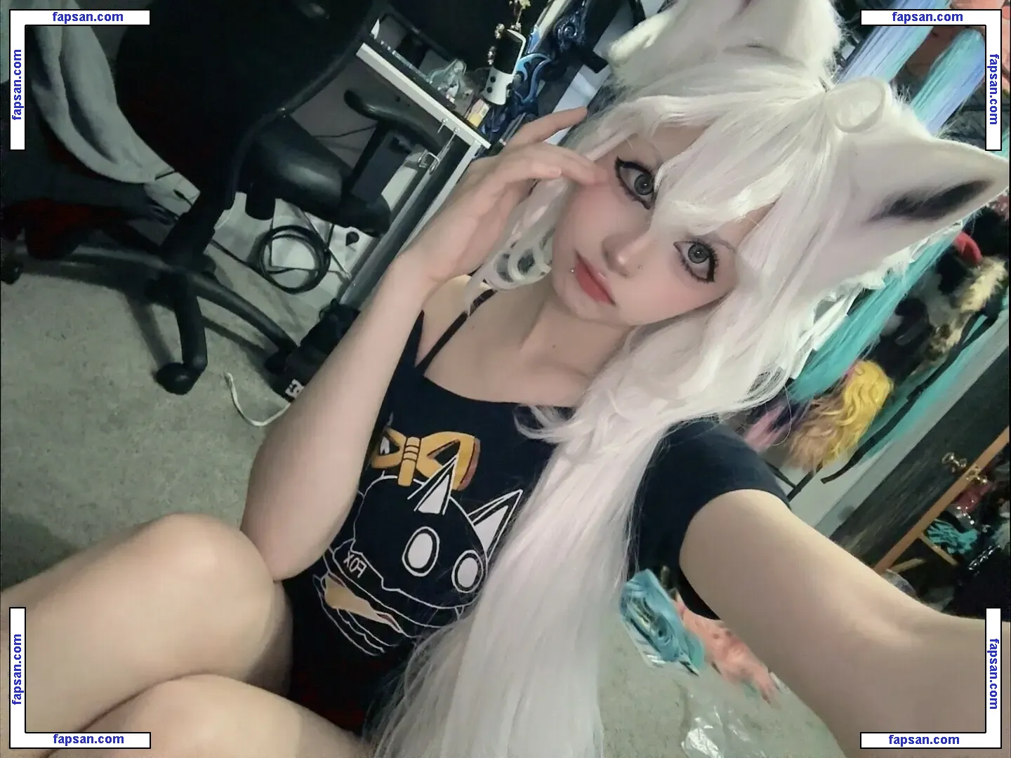 xenluvsmiku nude photo #0022 from OnlyFans