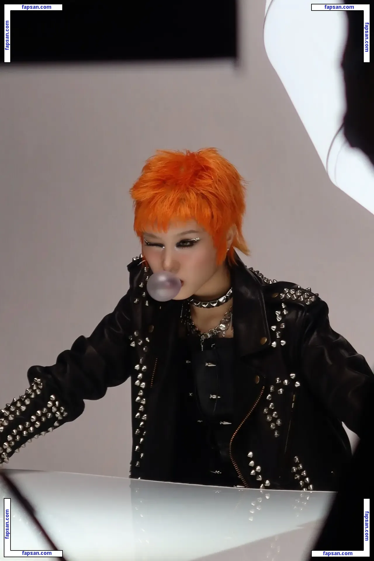 XGOfficial_ голая фото #0049 с Онлифанс