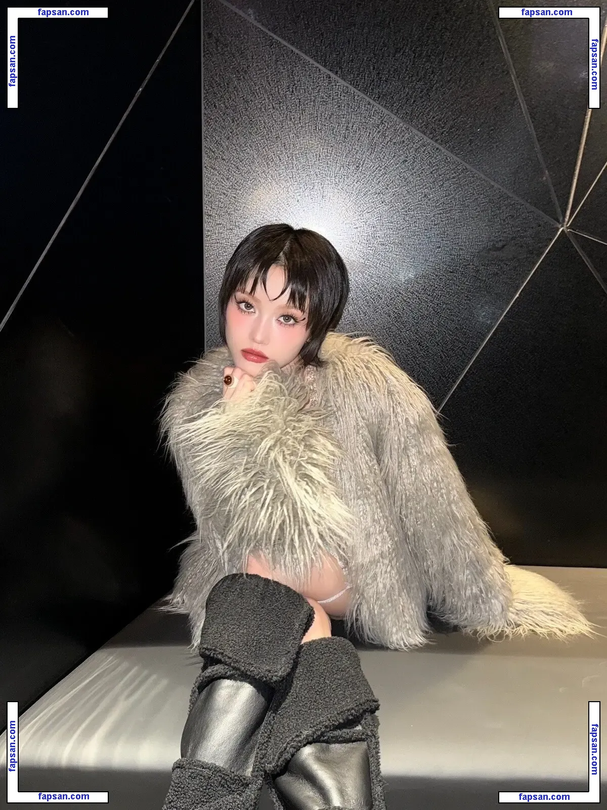 XGOfficial_ голая фото #0057 с Онлифанс