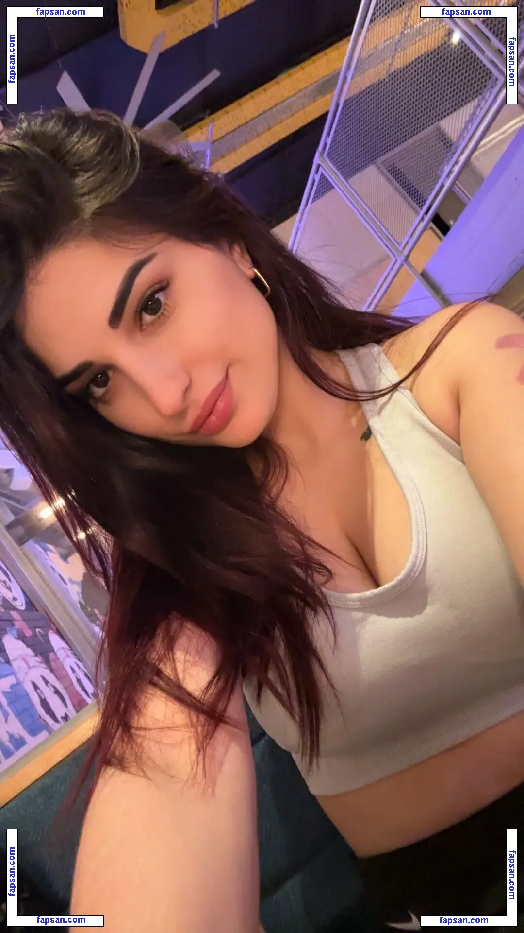 Xlucygray nude photo #0006 from OnlyFans
