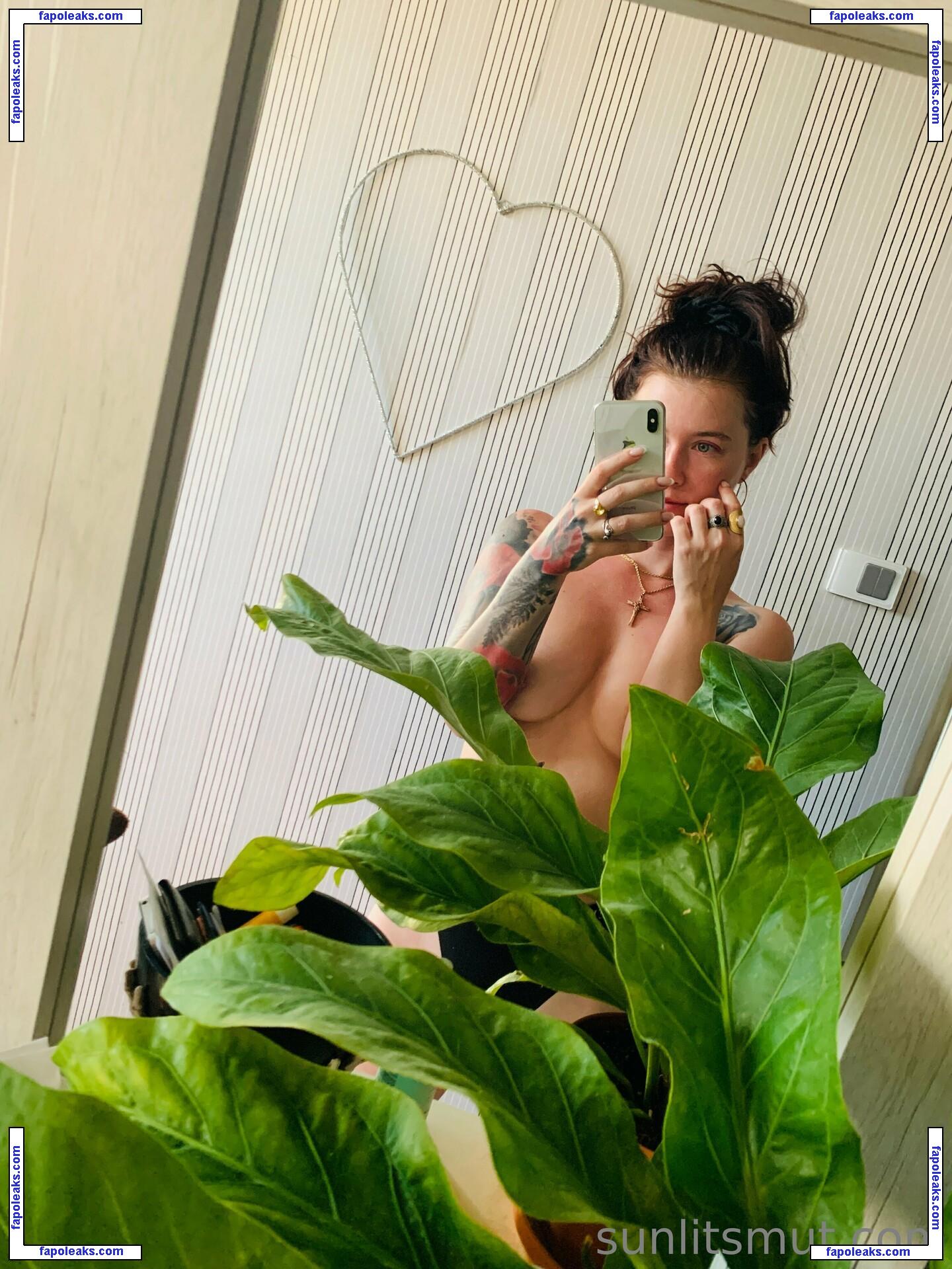 xmishacrossx / mishacross_x nude photo #0046 from OnlyFans