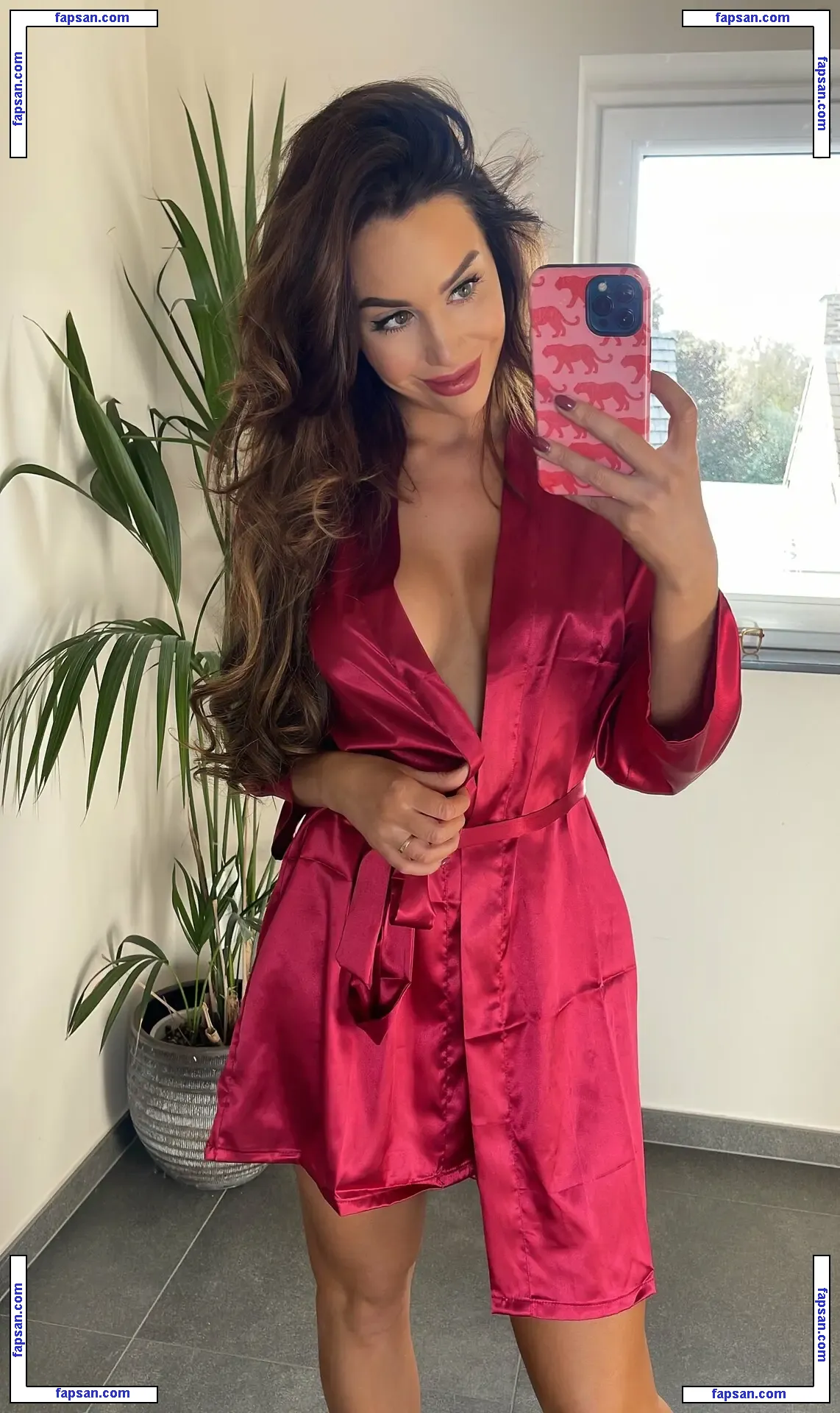 xoesmeerose nude photo #0048 from OnlyFans