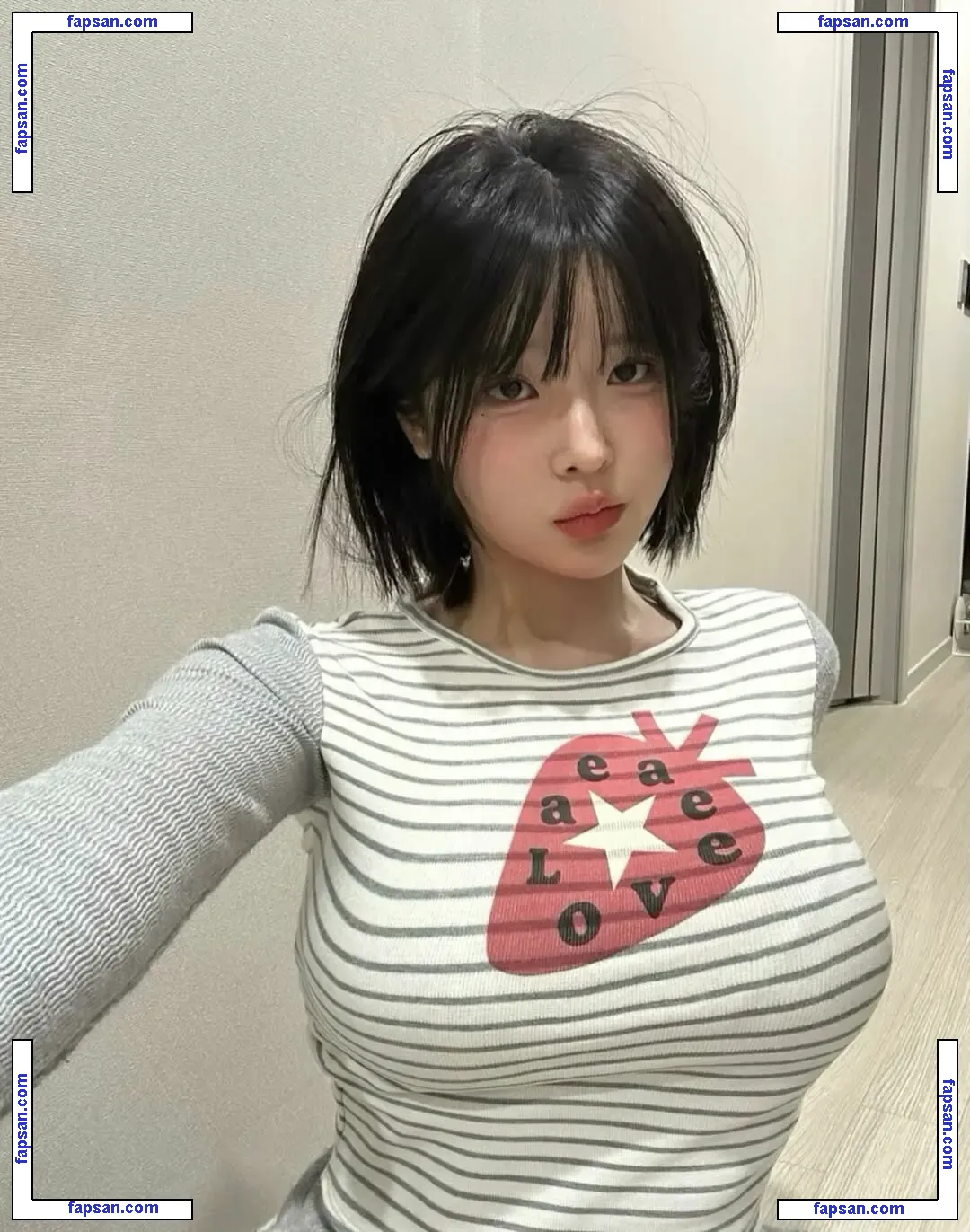 xouuuus голая фото #0039 с Онлифанс