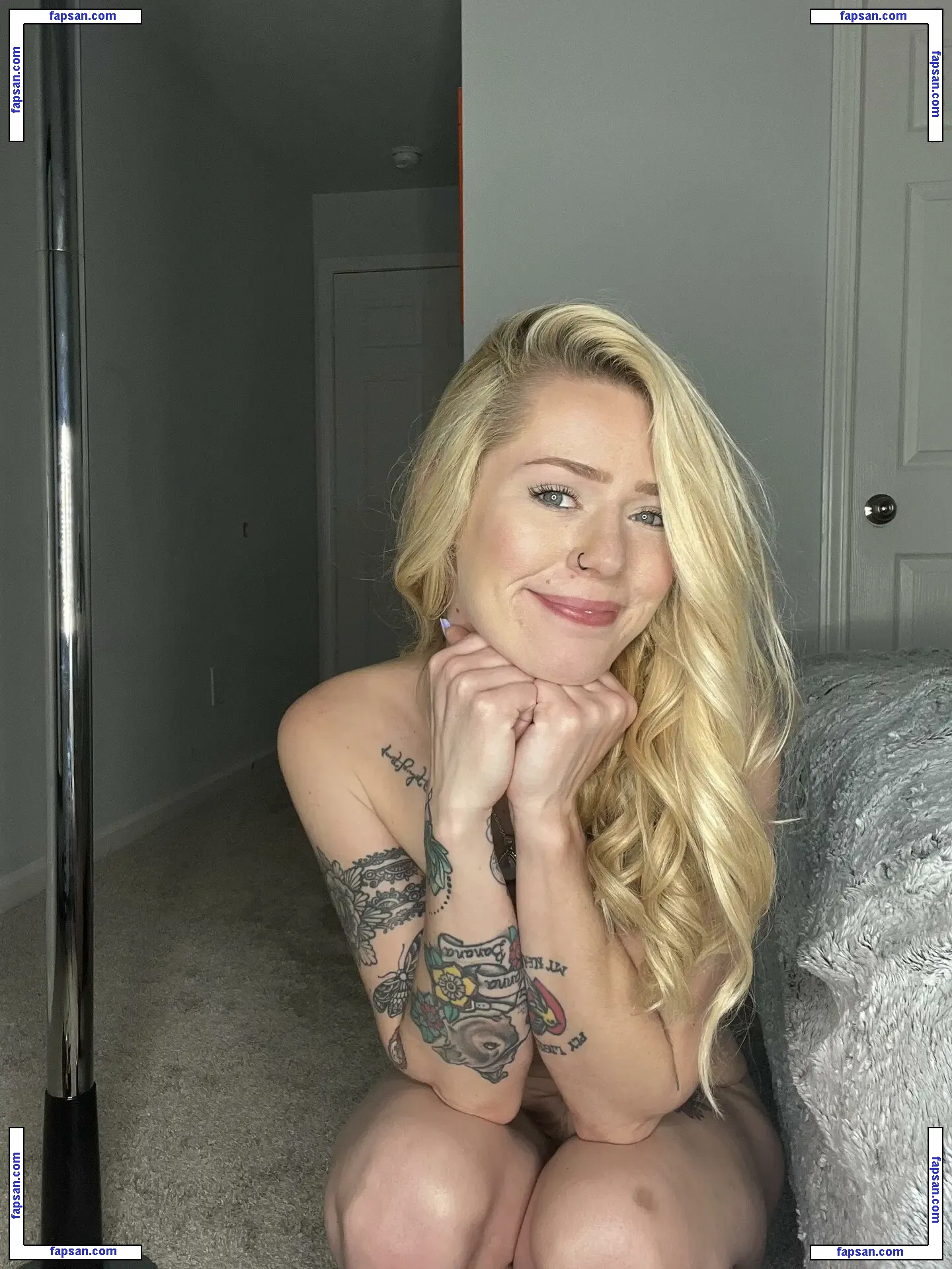 Xoxtiffxo nude photo #0002 from OnlyFans