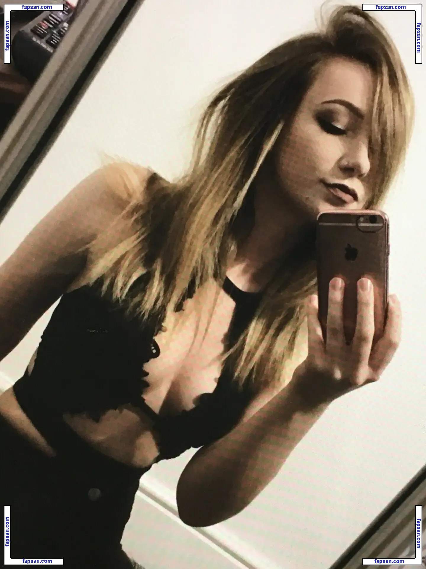 xroox nude photo #0006 from OnlyFans