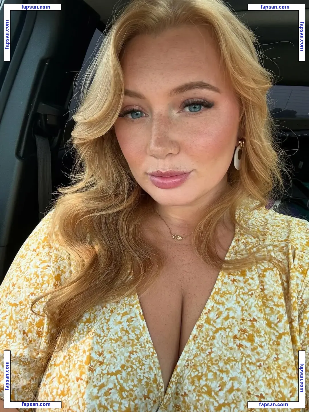 xstrawberry.dreamx nude photo #0006 from OnlyFans