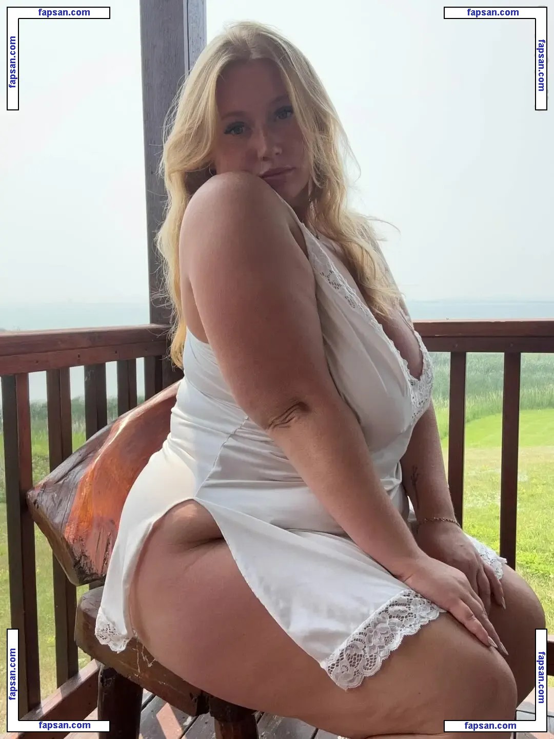 xstrawberry.dreamx nude photo #0007 from OnlyFans