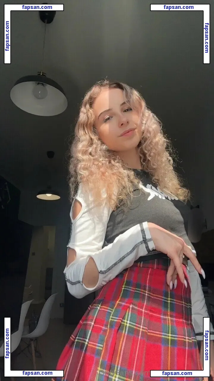 xterribly_cutex nude photo #0002 from OnlyFans