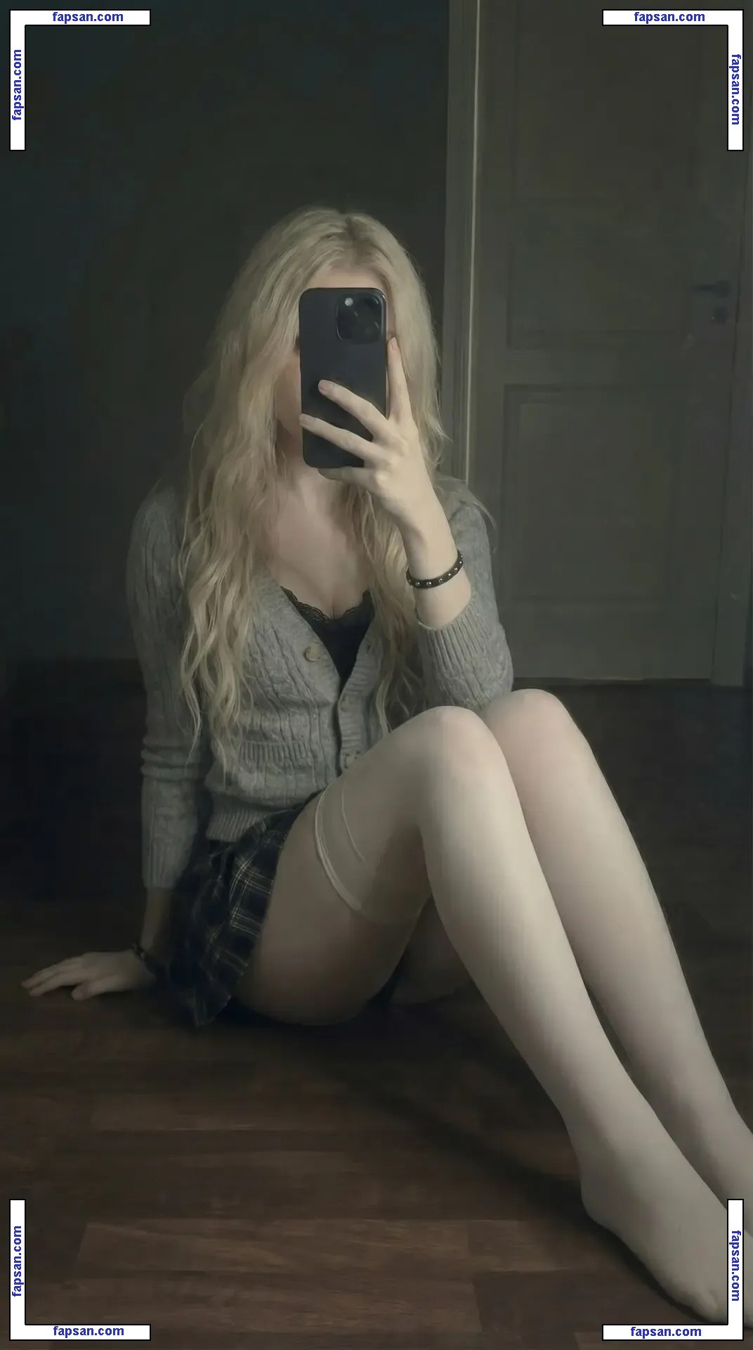 Xuwuara голая фото #0001 с Онлифанс