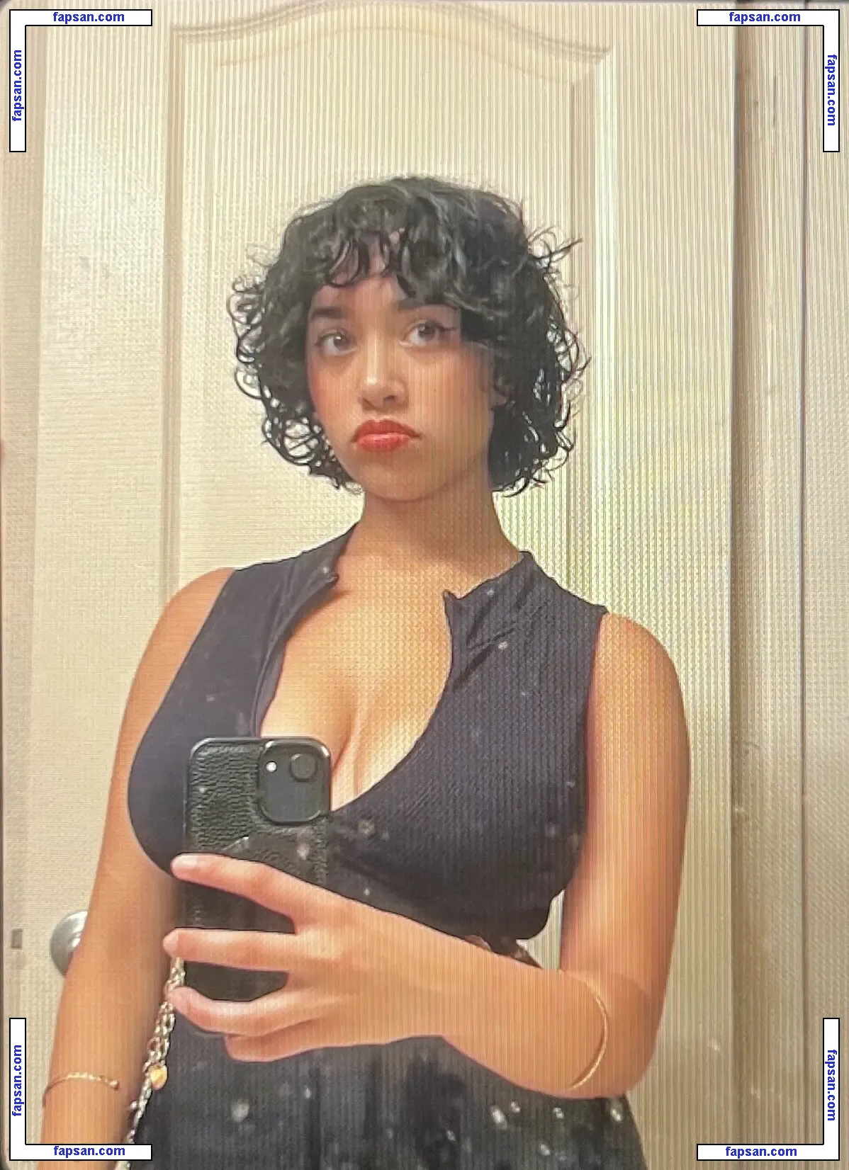 xx.midna голая фото #0001 с Онлифанс