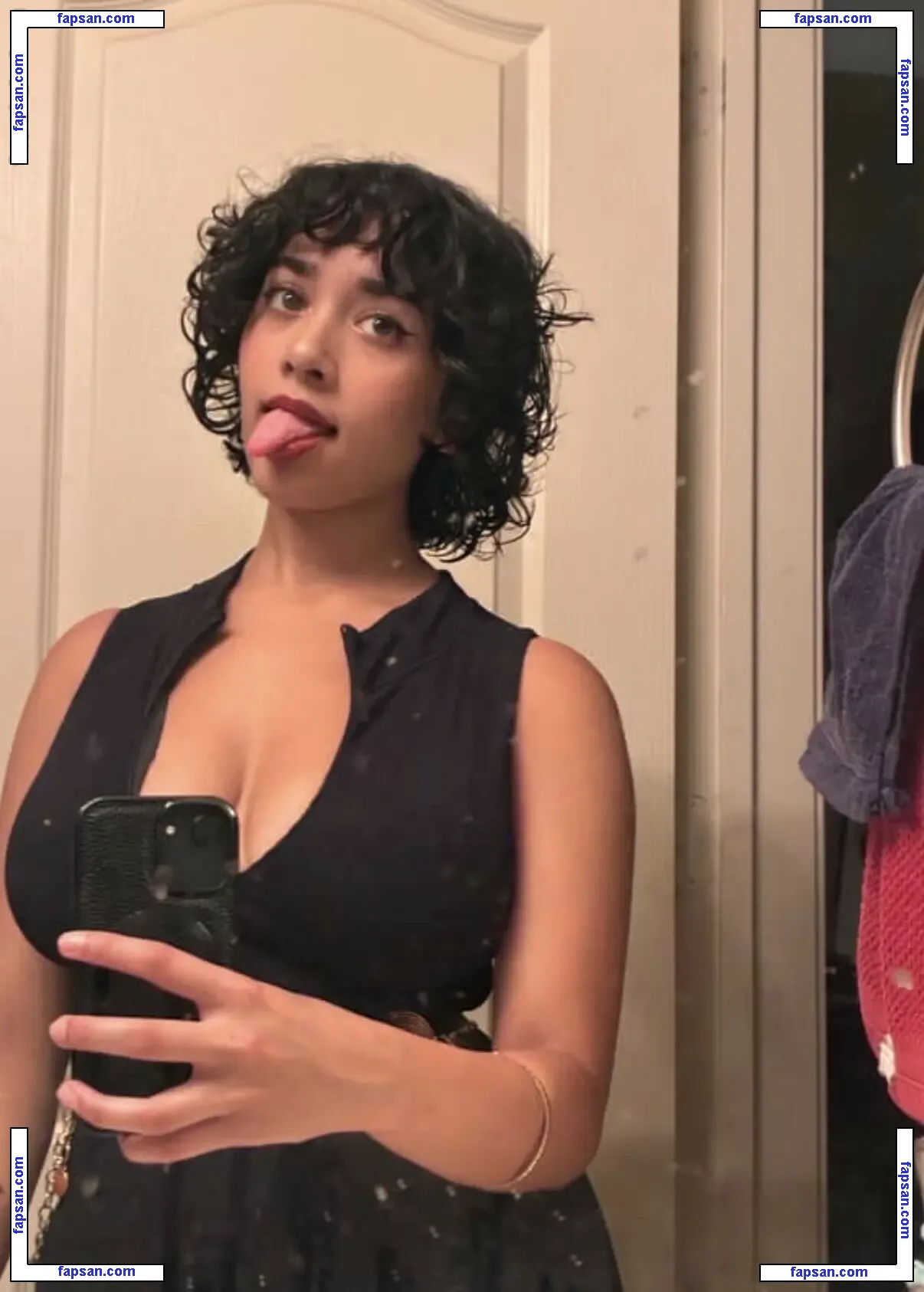 xx.midna nude photo #0015 from OnlyFans