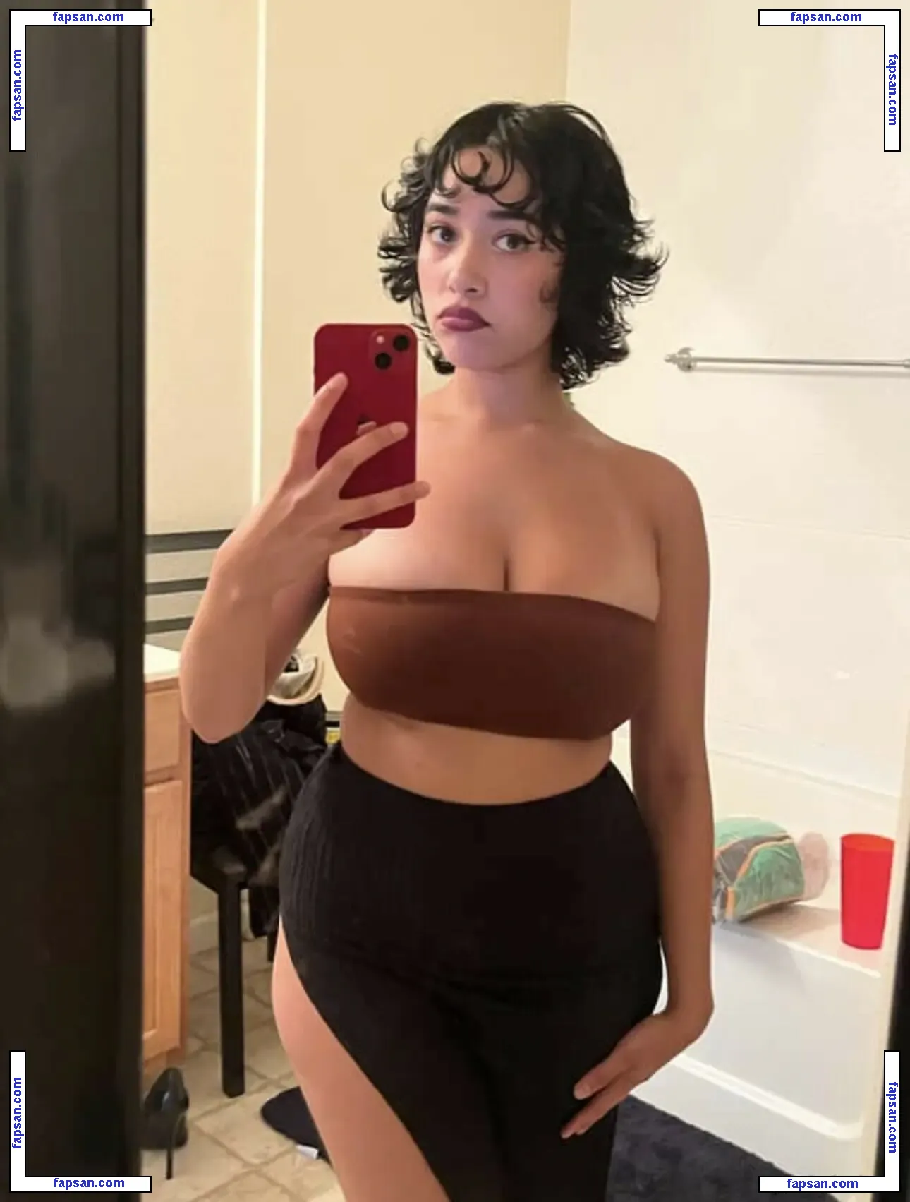 xx.midna nude photo #0019 from OnlyFans