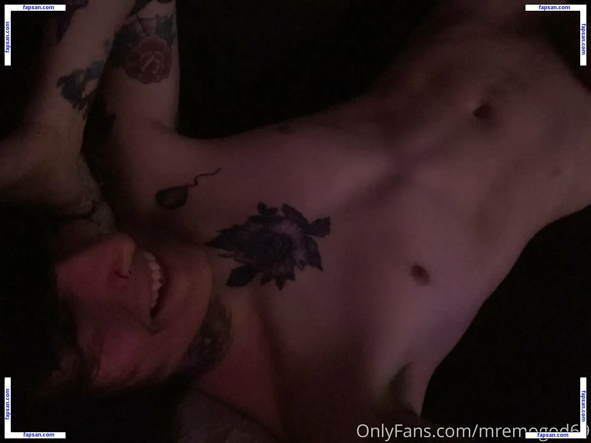 xxchrissdecemberxx nude photo #0004 from OnlyFans