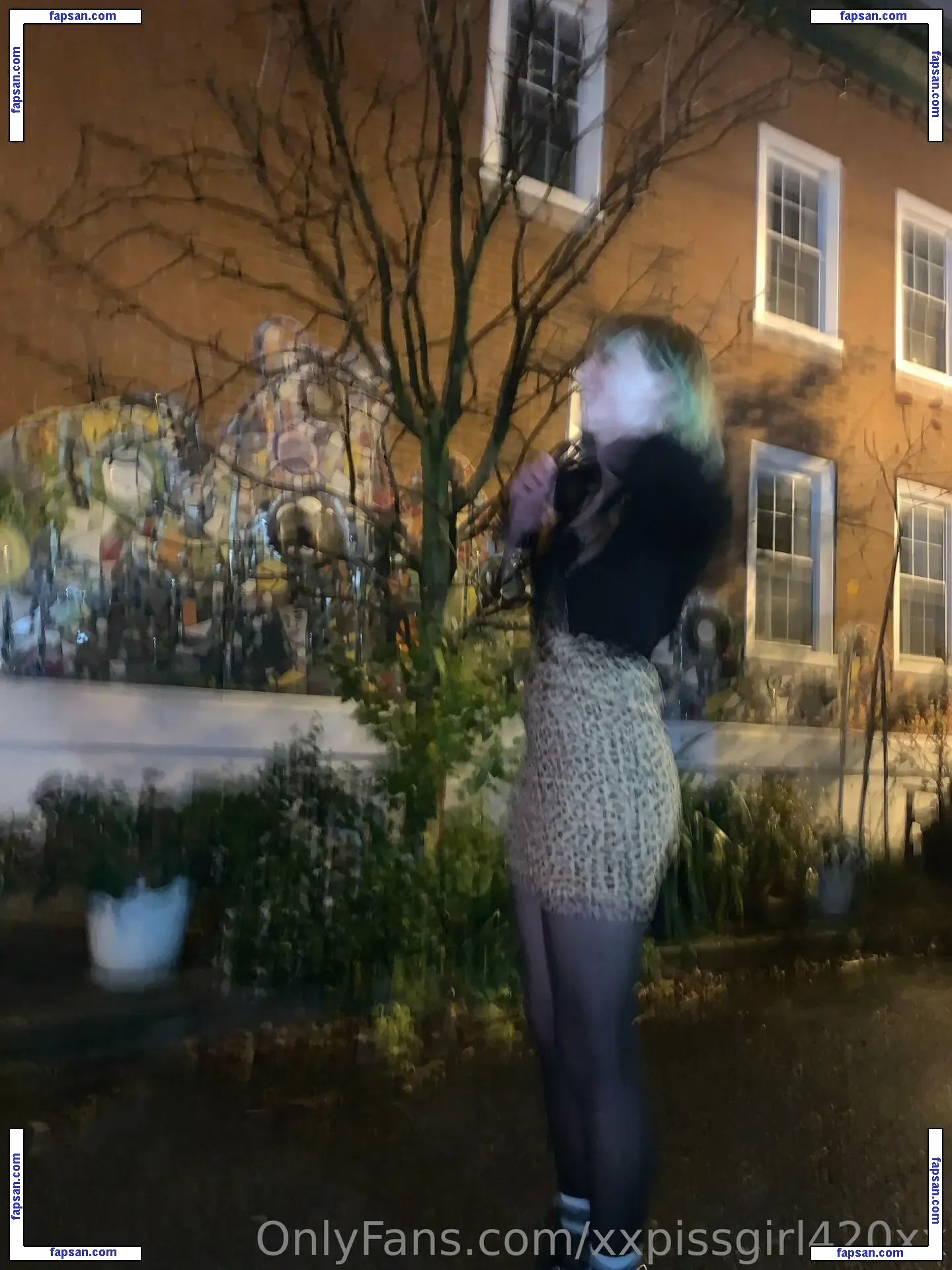 xxpissgirl420xx nude photo #0009 from OnlyFans