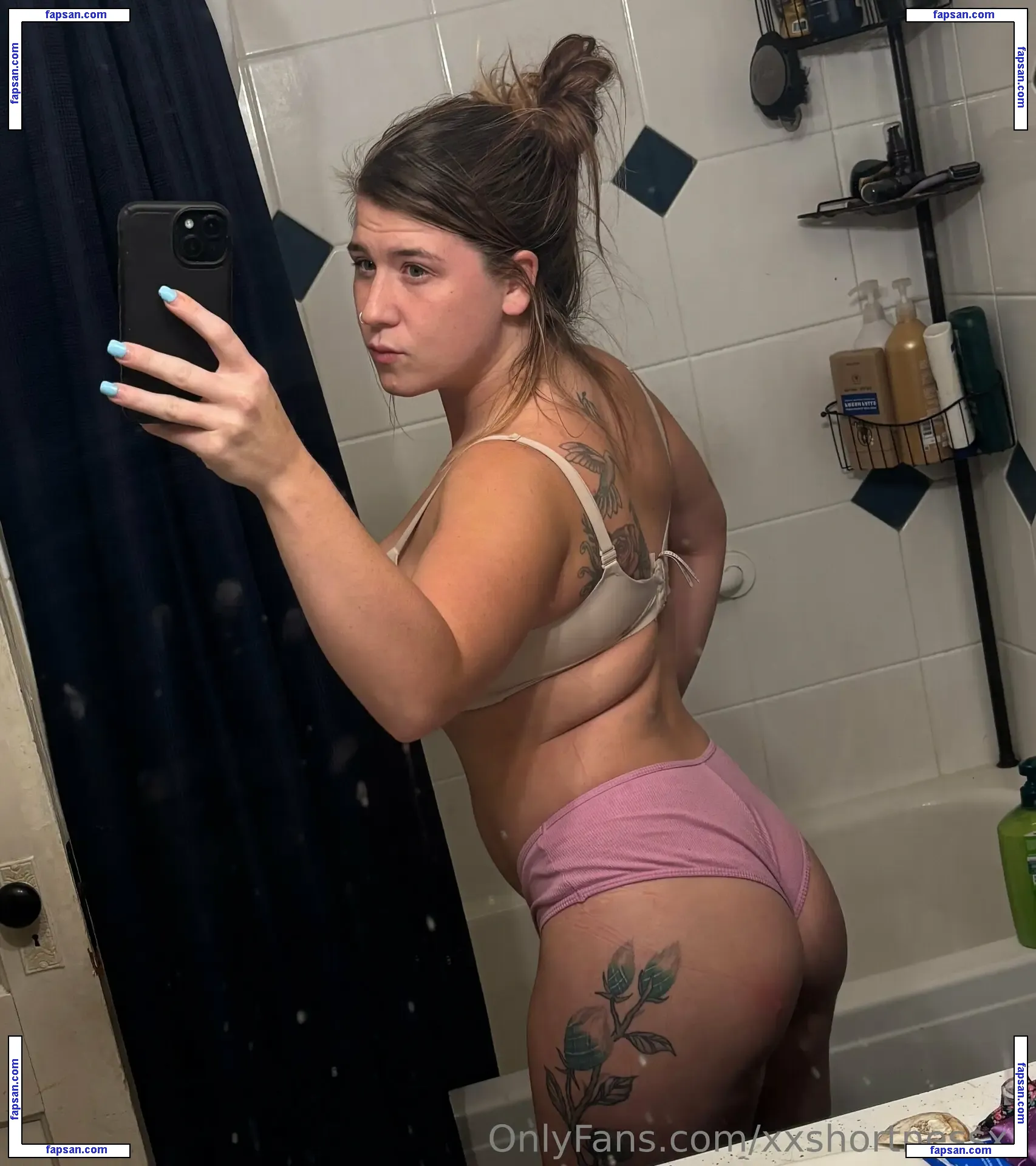 xxshortnessxx nude photo #0066 from OnlyFans