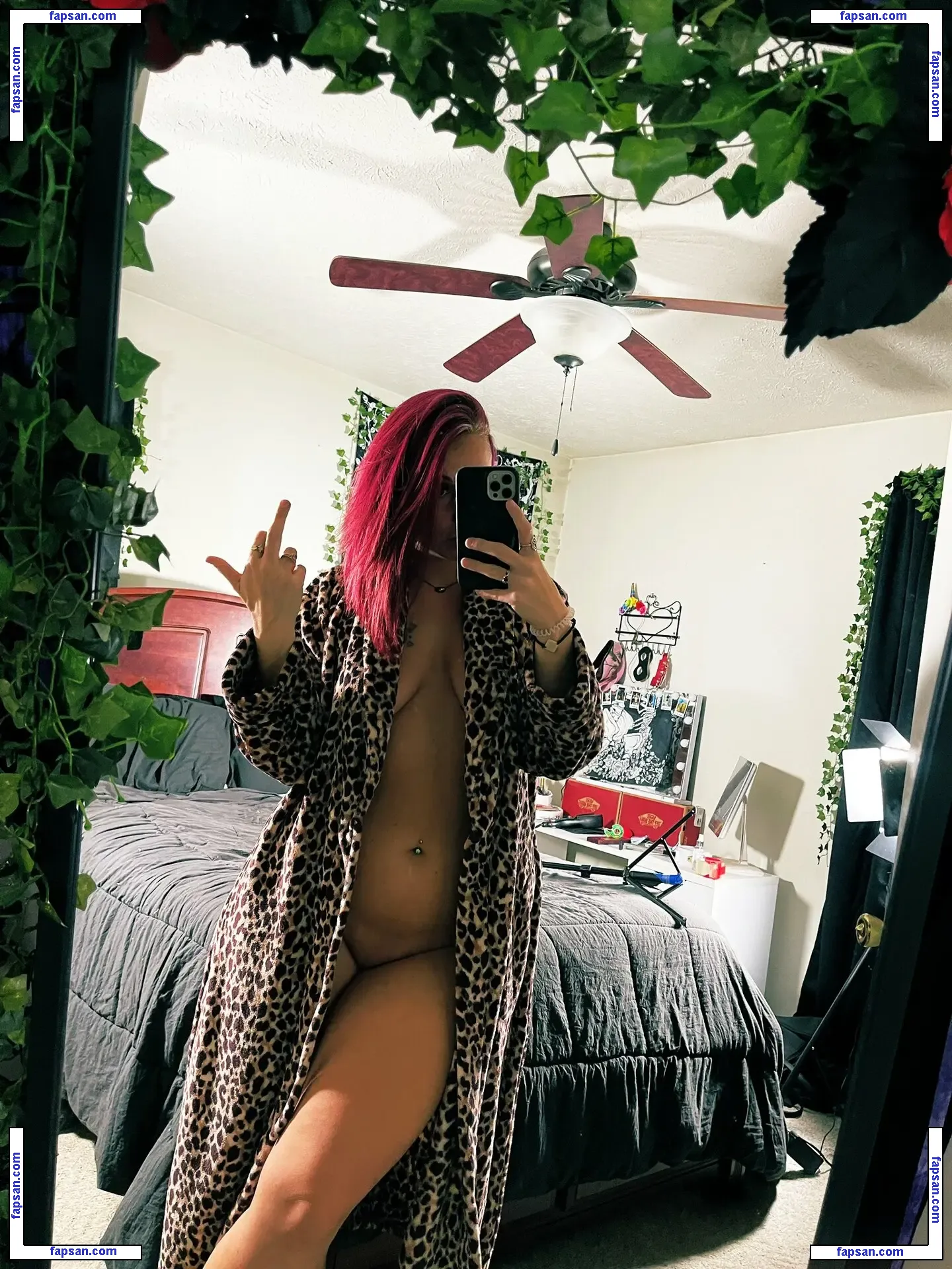 xxxcourtneygxxx nude photo #0001 from OnlyFans