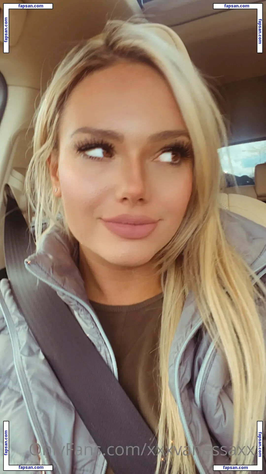 Xxxvanessaxxx nude photo #0285 from OnlyFans